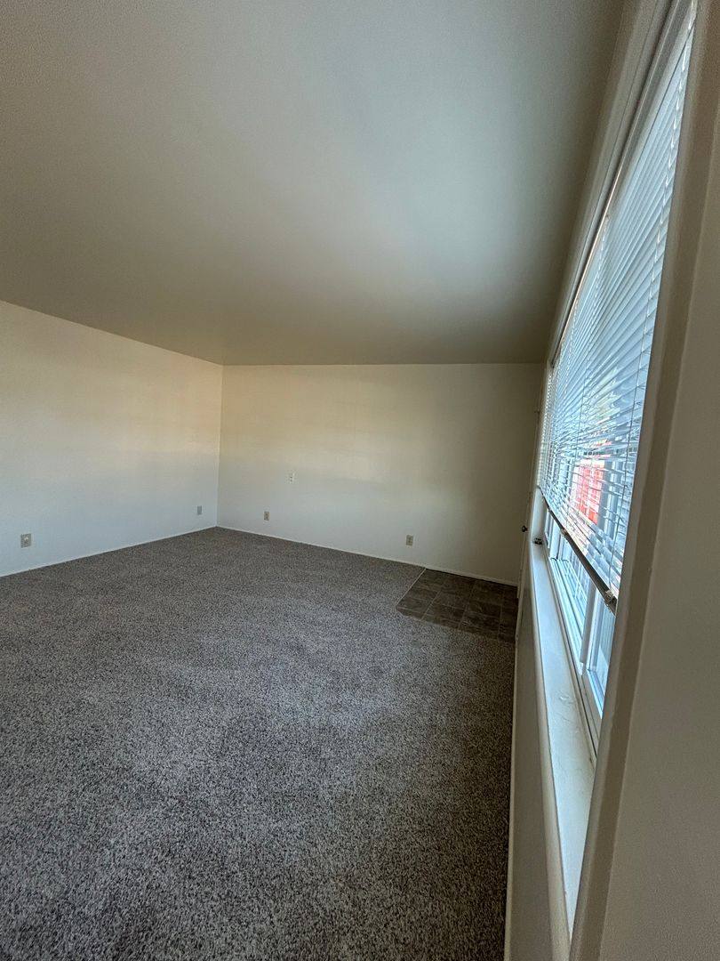Apartment for rent at 810 18th Ave Sw- #5, Albany, OR 97321