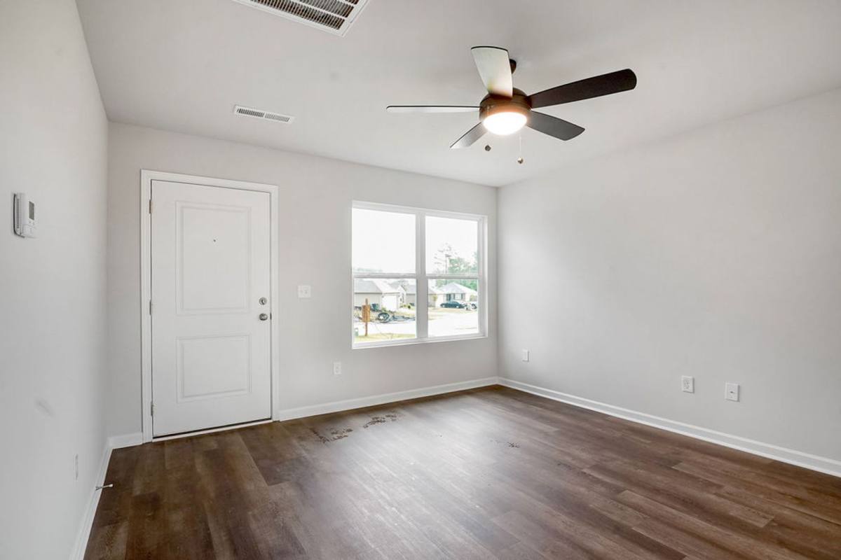 House for rent at 813 Ashford Dr, Calera, AL 35040