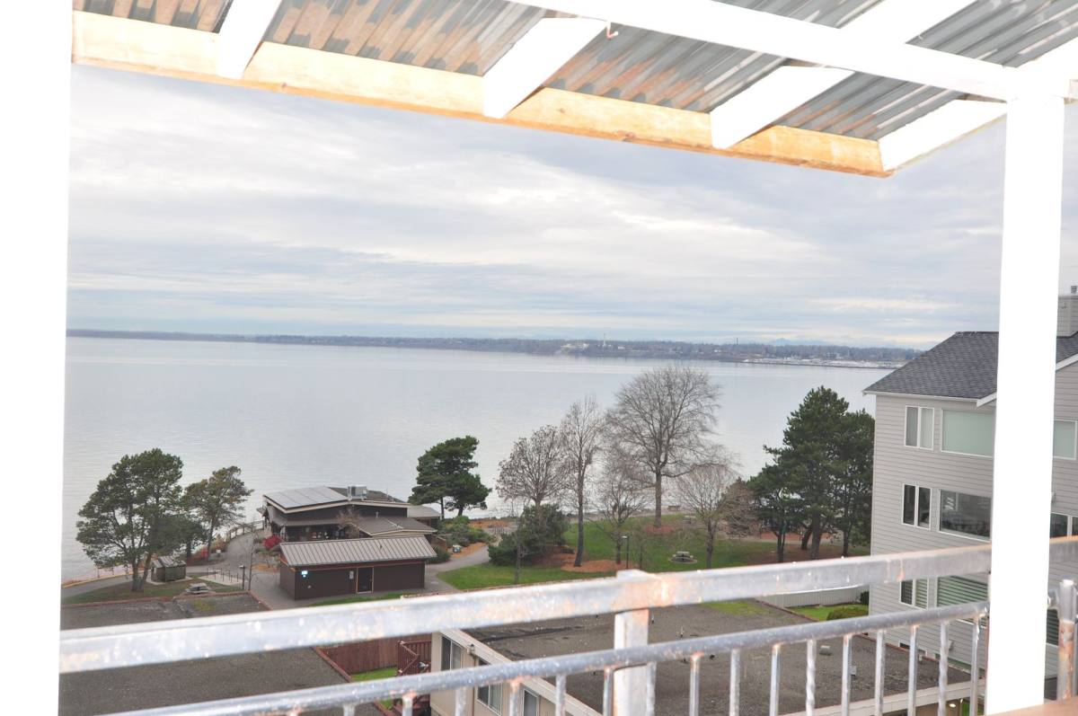 Apartment for rent at 490 S State St, Bellingham, WA 98225
