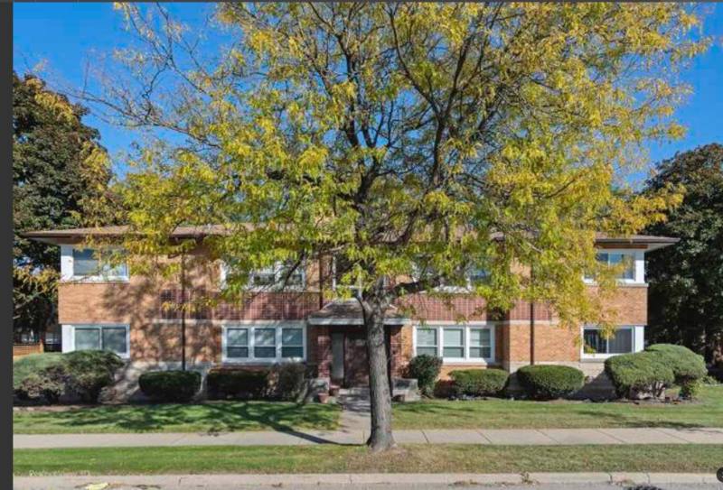 Apartment for rent at 1345 S Mannheim Rd #1N, Westchester, IL 60154