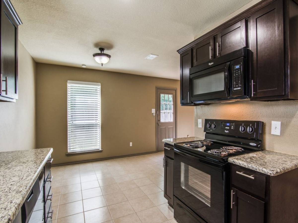 Apartment for rent at 7716-7718 Sable Lane, North Richland Hills, TX 76182