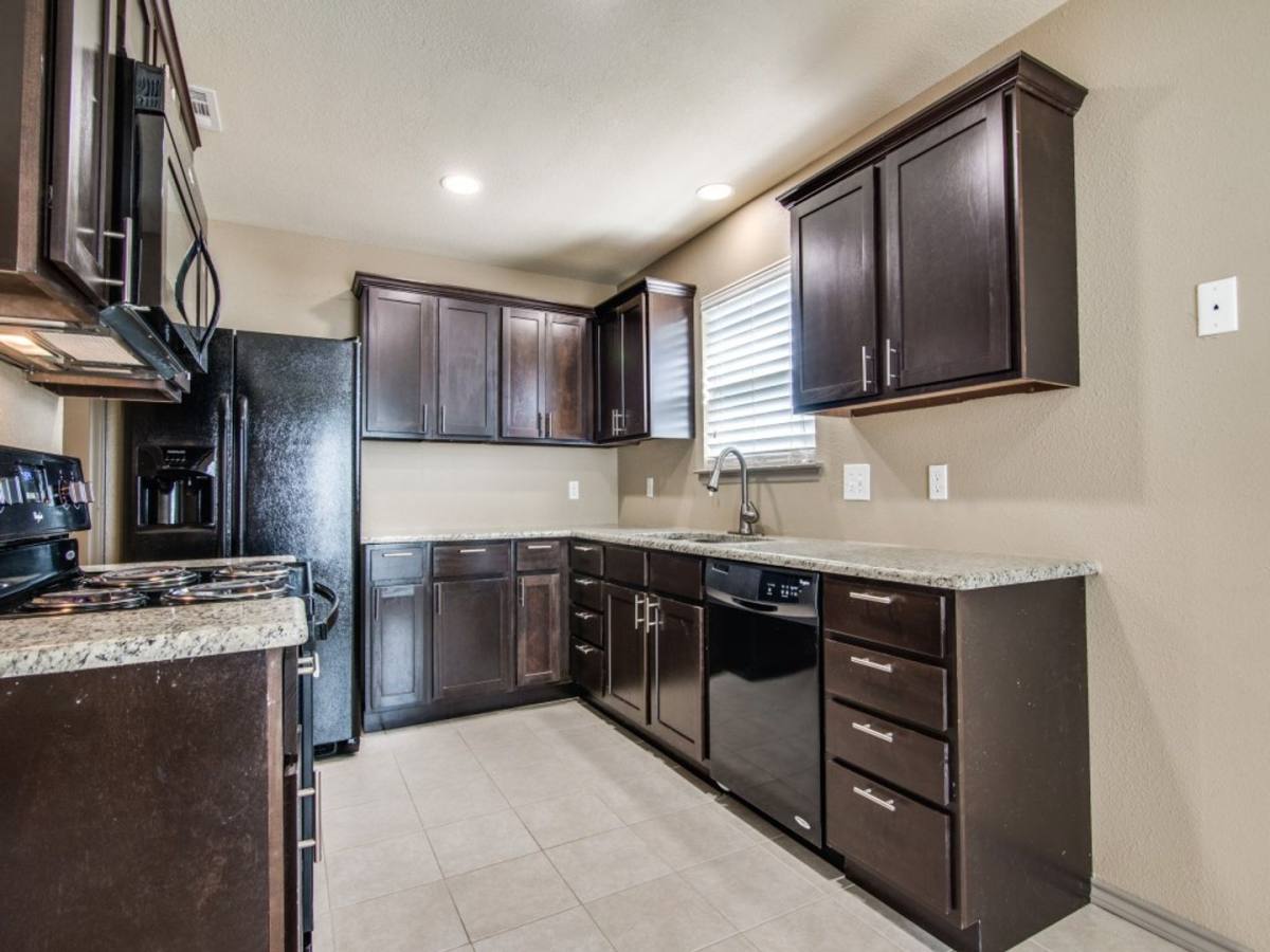 Apartment for rent at 7716-7718 Sable Lane, North Richland Hills, TX 76182