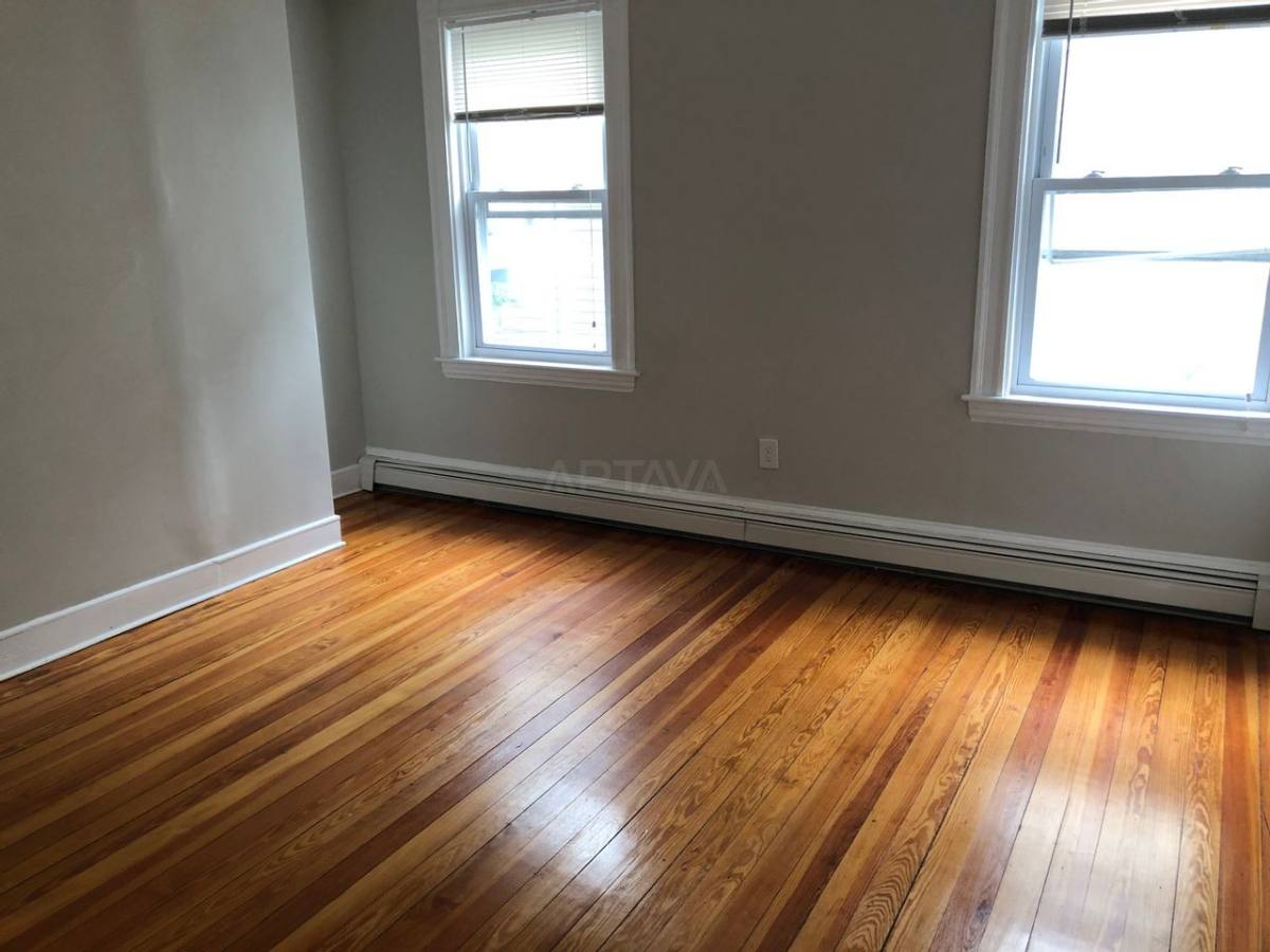 211 Elm St #2, Cambridge, MA 02139