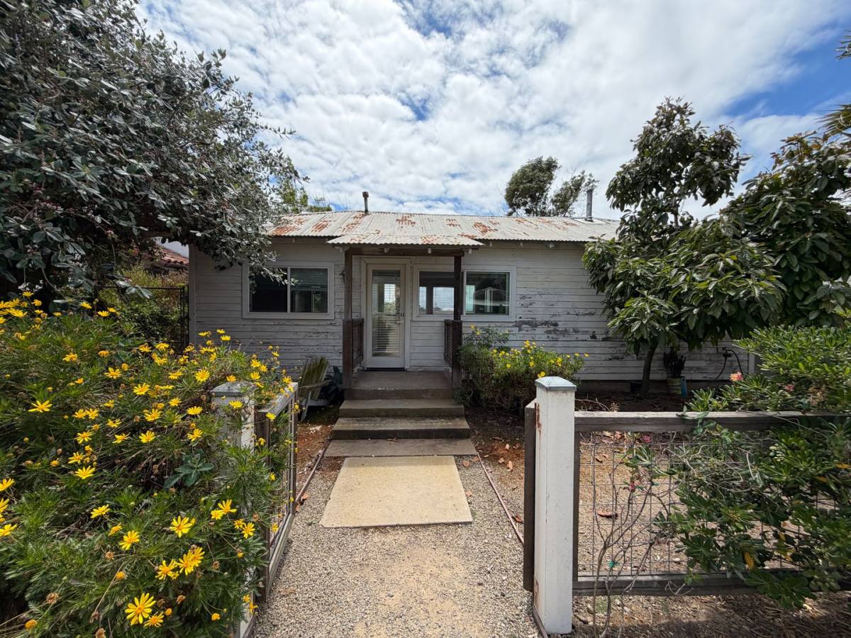 House for rent at 4253 Carpinteria Ave, Carpinteria, CA 93013