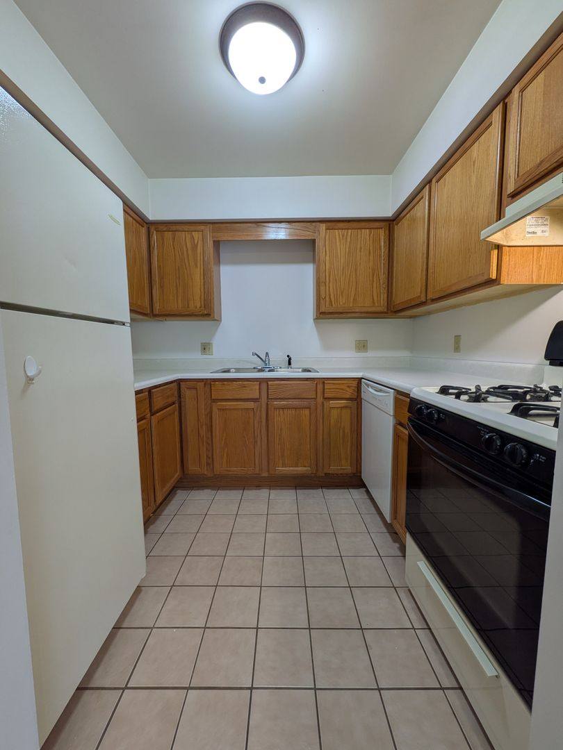 Apartment for rent at 2615 Morningside Dr, Crown Point, IN 46307