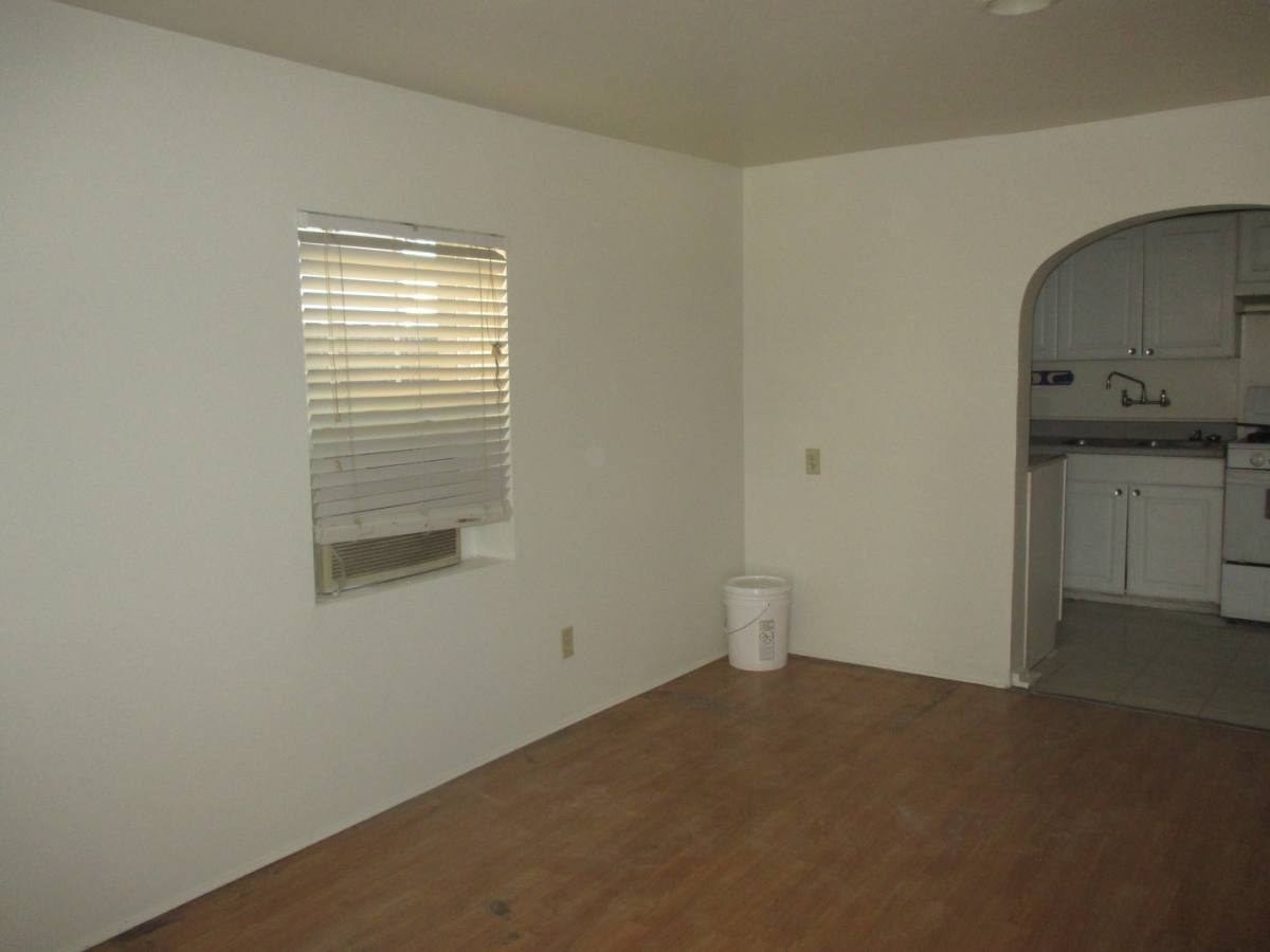 House for rent at 645 E St, Los Banos, CA 93635