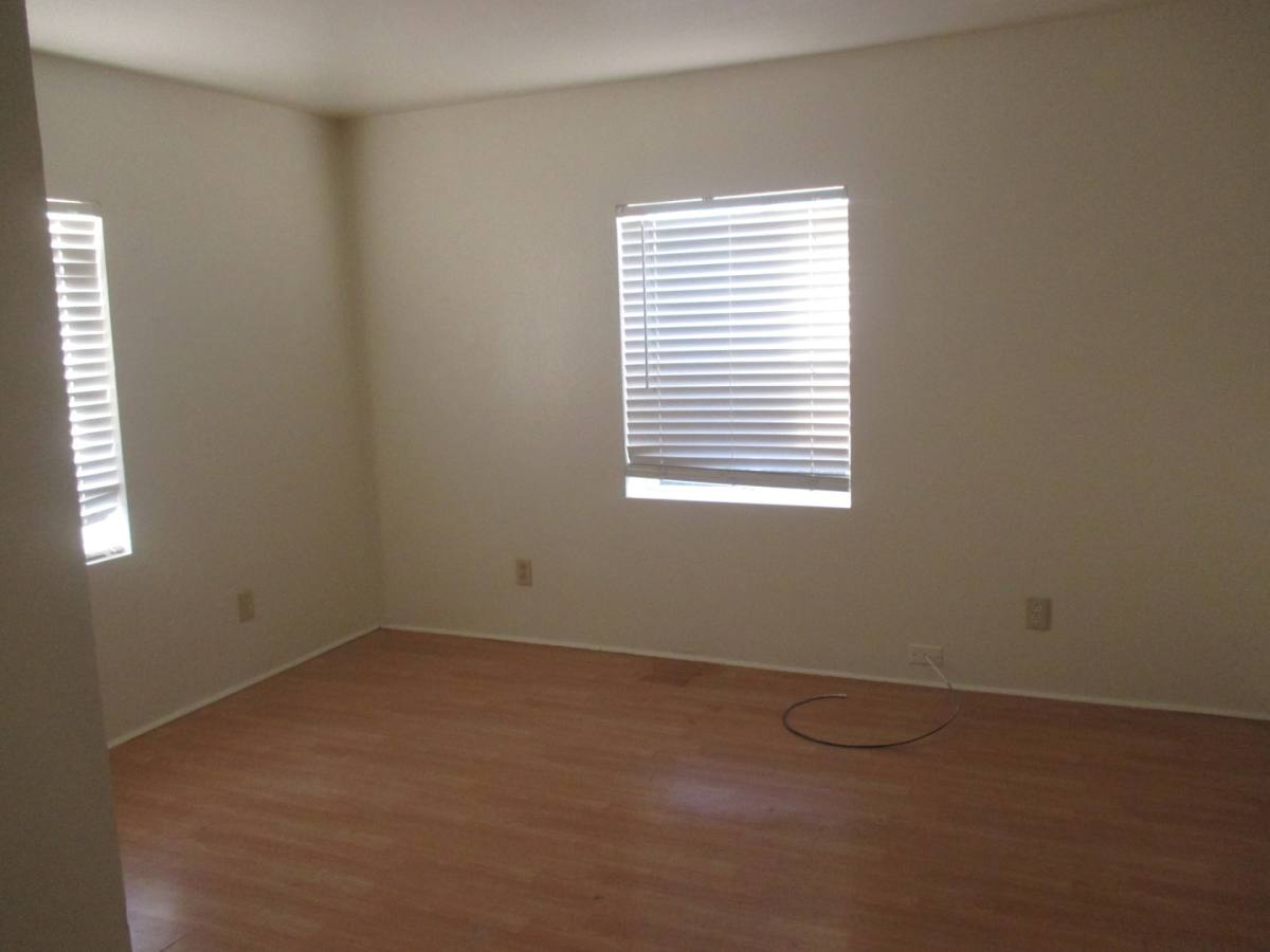 House for rent at 645 E St, Los Banos, CA 93635