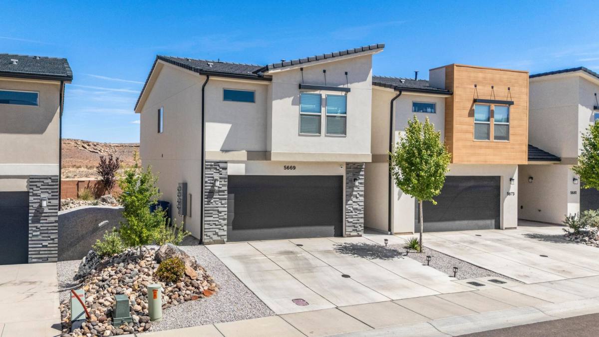 Townhouse for rent at 5654 S Duel Lane, Saint George, UT 84790