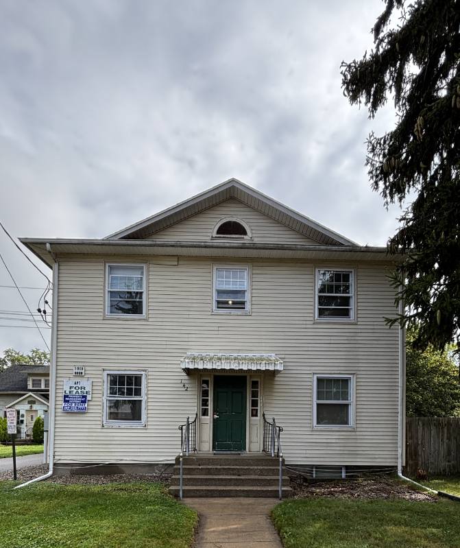 Apartment for rent at 142 Riverview Dr #3, Kalamazoo, MI 49004