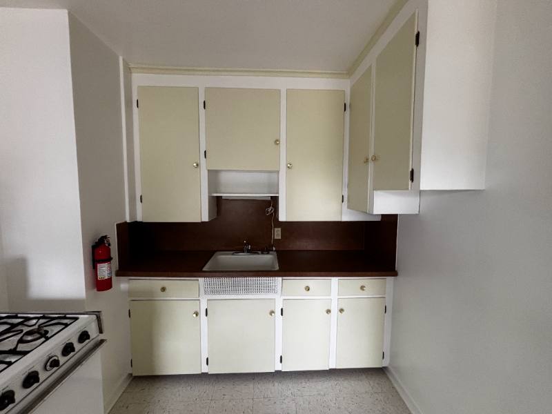 Apartment for rent at 142 Riverview Dr #3, Kalamazoo, MI 49004