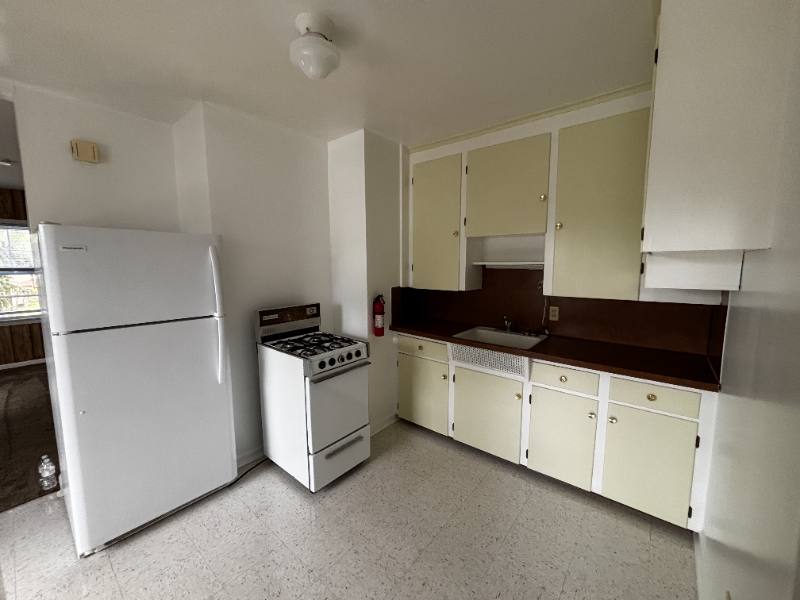 Apartment for rent at 142 Riverview Dr #3, Kalamazoo, MI 49004