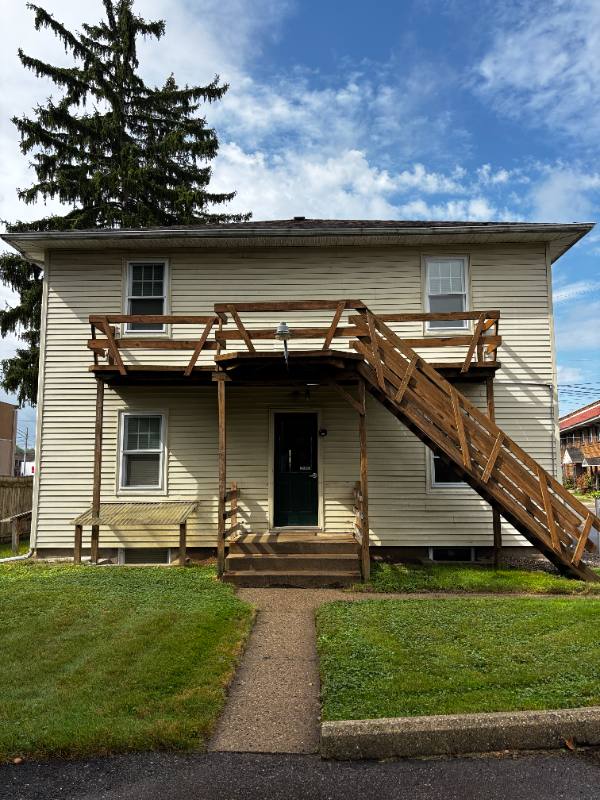 Apartment for rent at 142 Riverview Dr #3, Kalamazoo, MI 49004