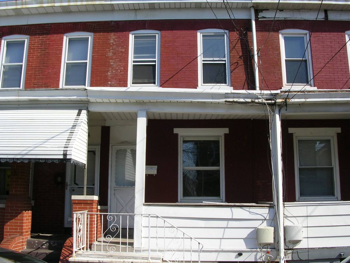 House for rent at 136 Barnt Ave, Trenton, NJ 08611