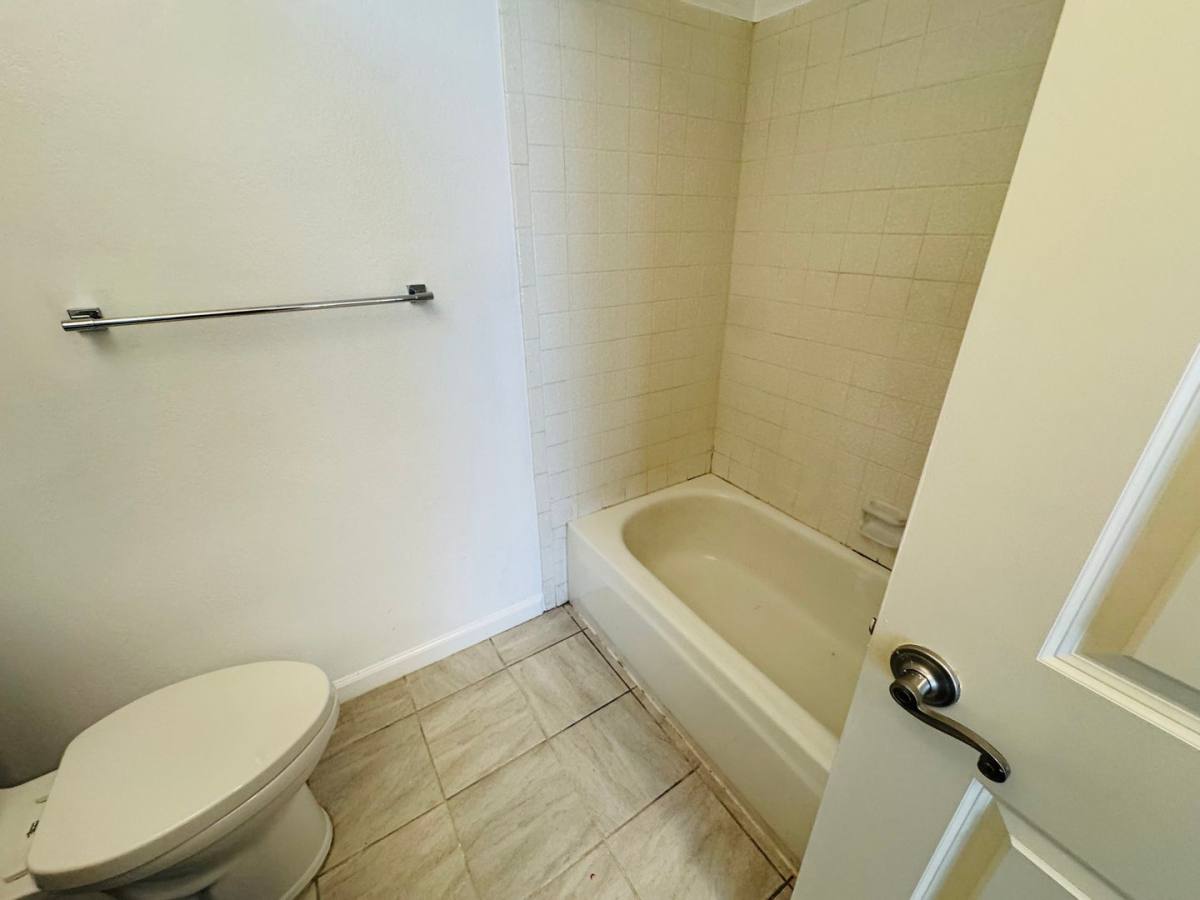 House for rent at 1775 Monte Vista Dr, Camarillo, CA 93010