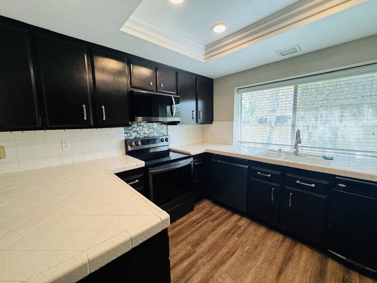 House for rent at 1775 Monte Vista Dr, Camarillo, CA 93010