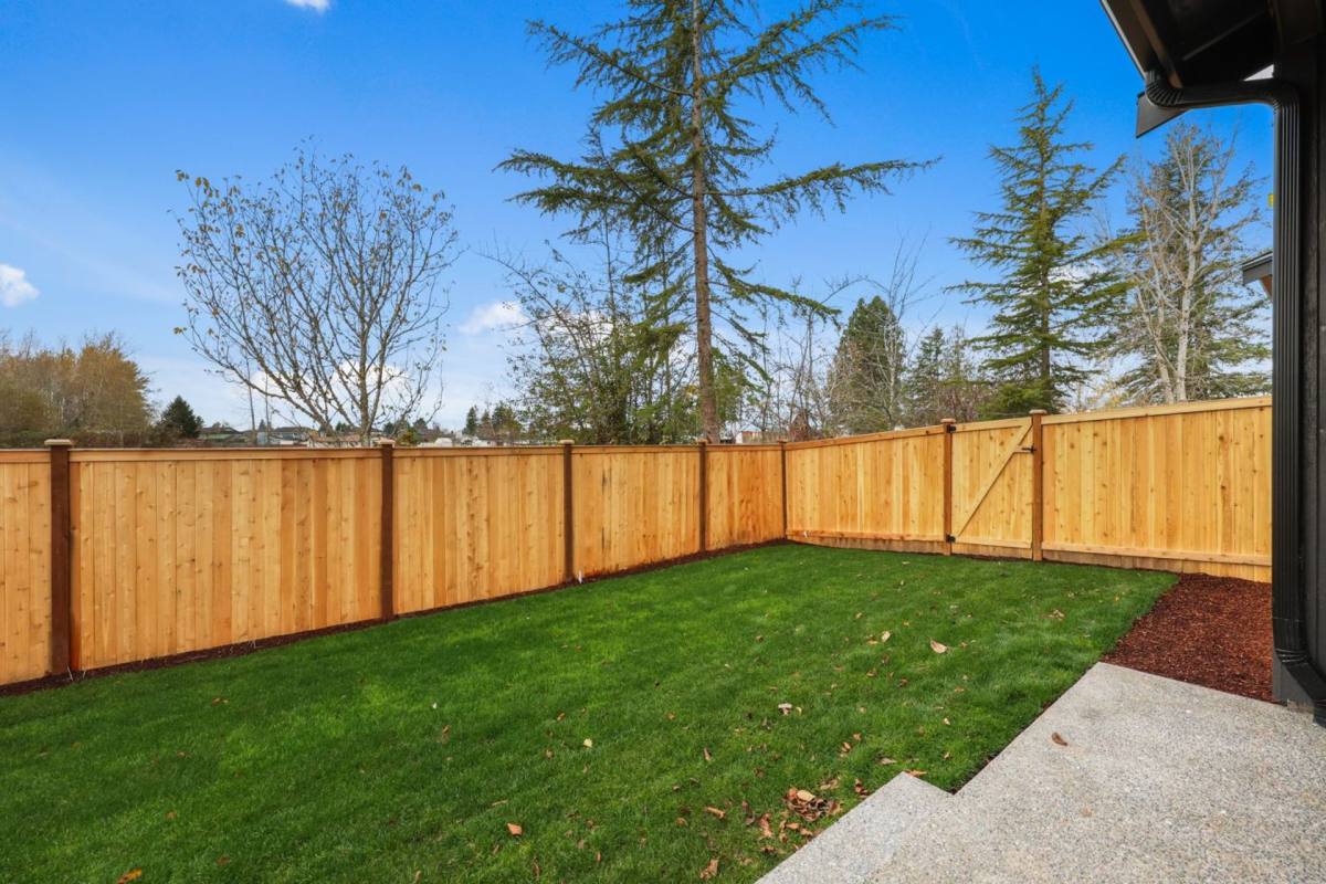 Townhouse for rent at 200 Pratt Ave, Buckley, WA 98321
