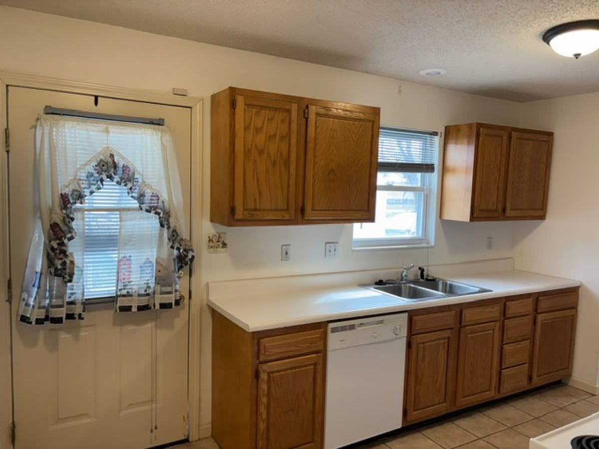 House for rent at 2818 S Villa Dr, Evansville, IN 47714