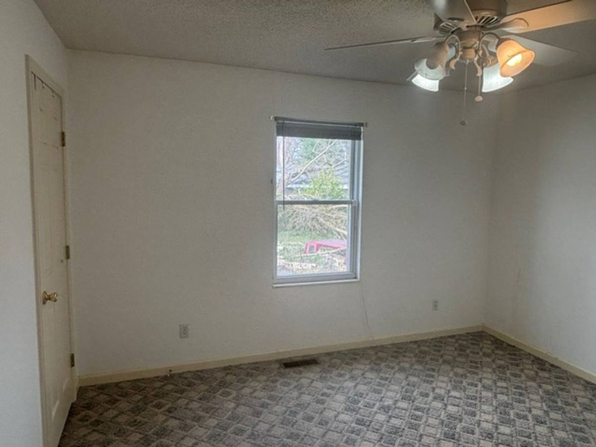 House for rent at 2818 S Villa Dr, Evansville, IN 47714