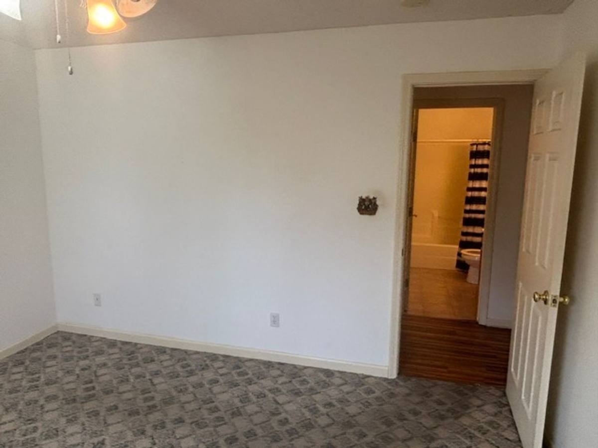 House for rent at 2818 S Villa Dr, Evansville, IN 47714