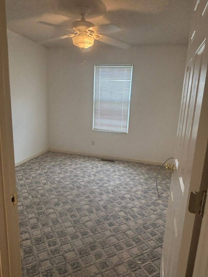 House for rent at 2818 S Villa Dr, Evansville, IN 47714