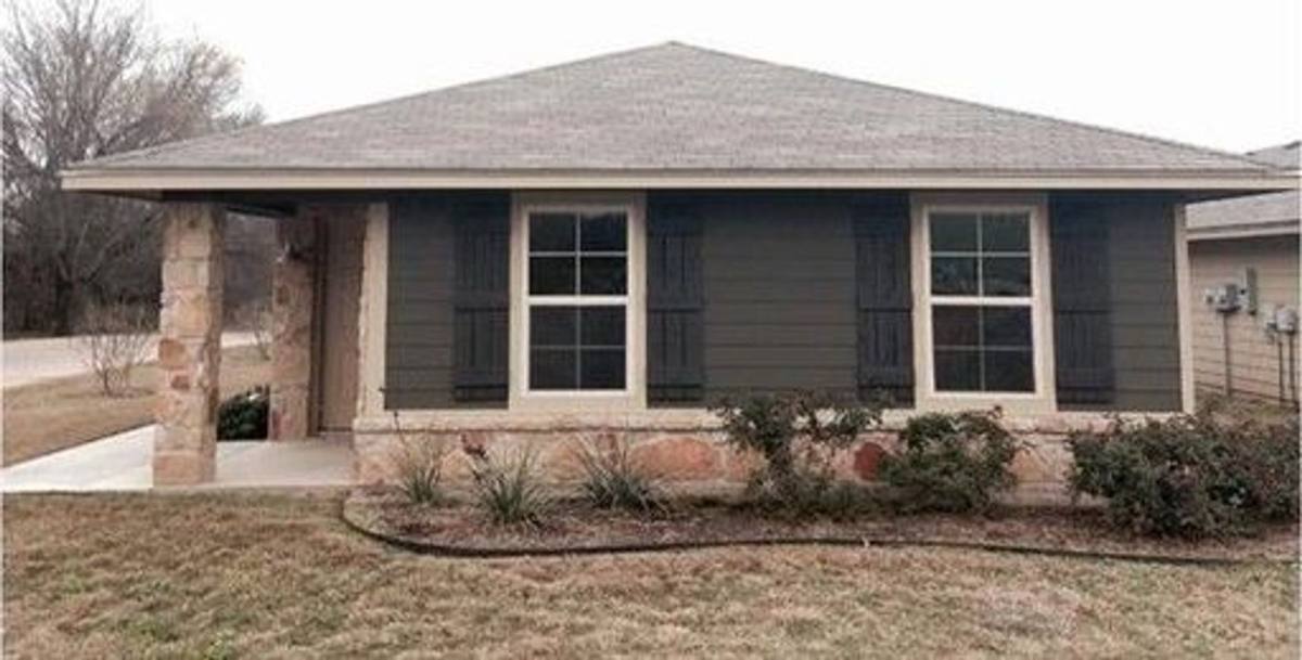Apartment for rent at 2308 S 3rd St, Waco, TX 76706