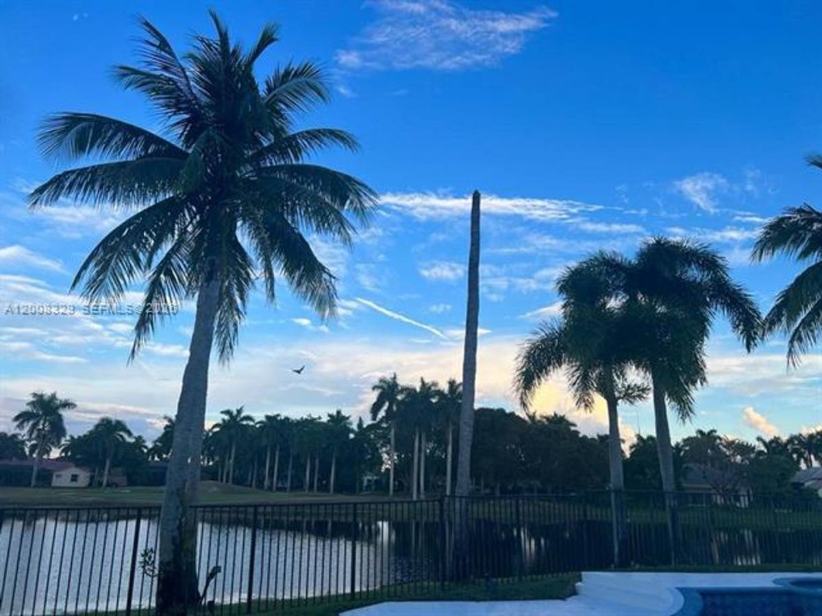 House for rent at 2534 Poinciana Dr, Fort Lauderdale, FL 33327