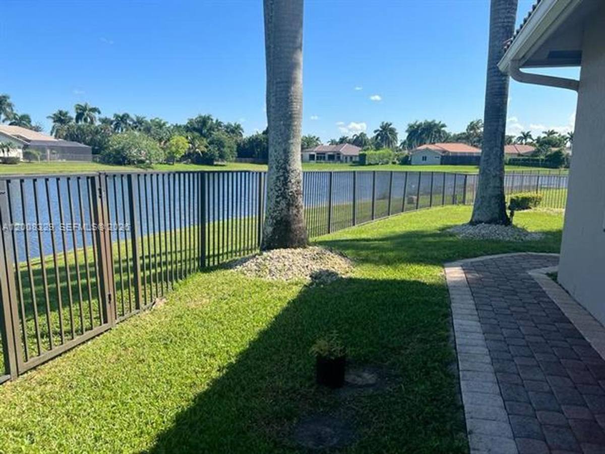 House for rent at 2534 Poinciana Dr, Fort Lauderdale, FL 33327