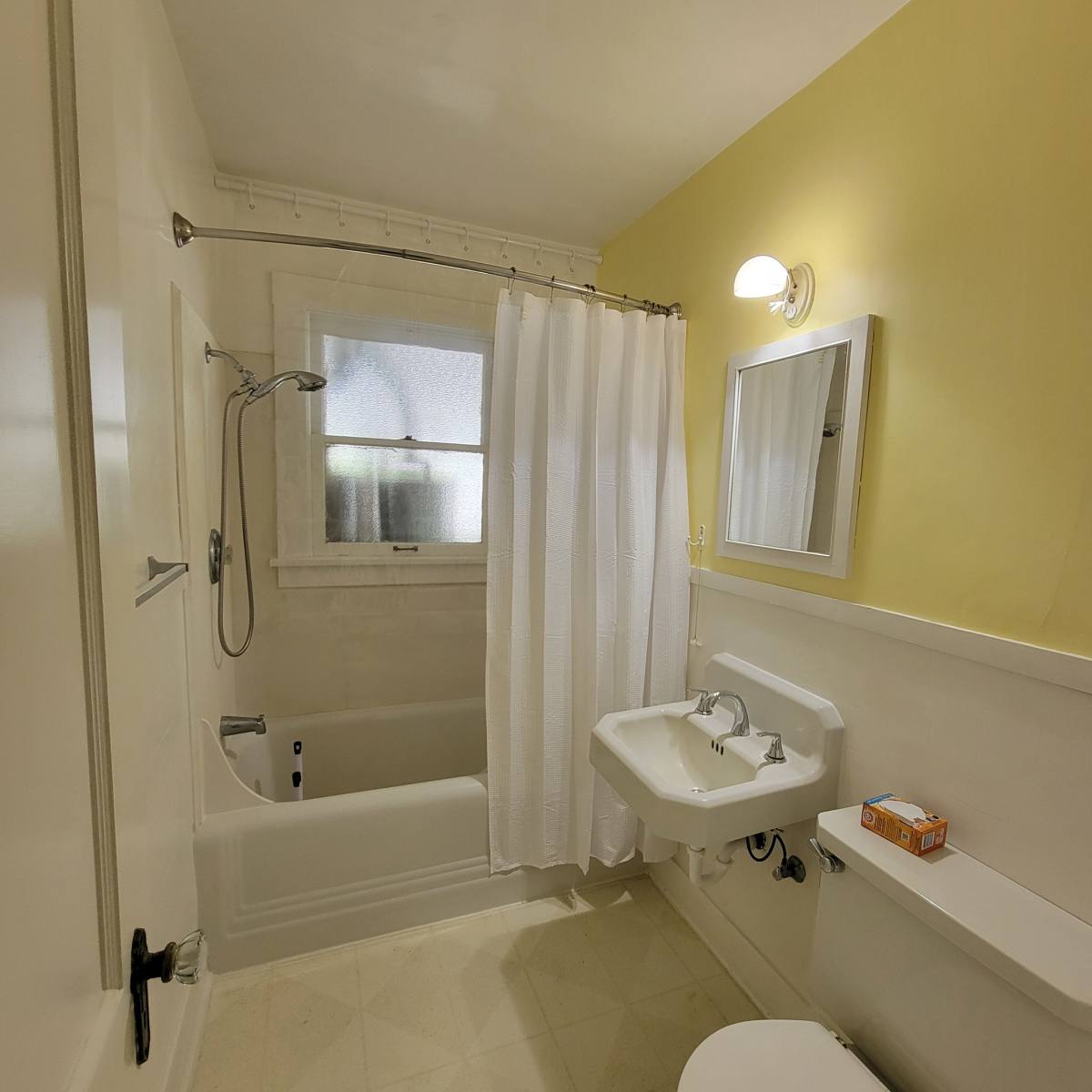 House for rent at 721 SE Kane St #3, Roseburg, OR 97470