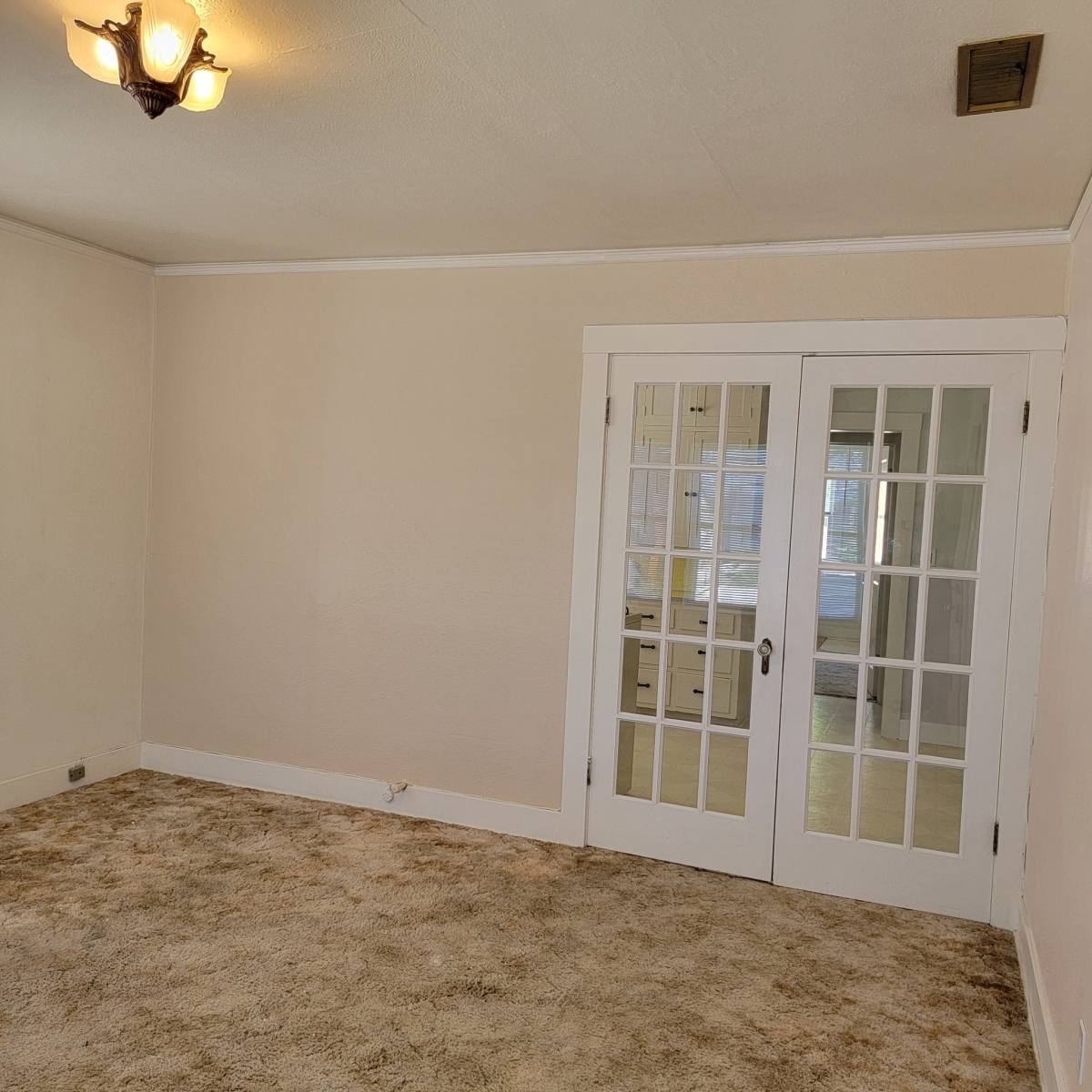 House for rent at 721 SE Kane St #3, Roseburg, OR 97470