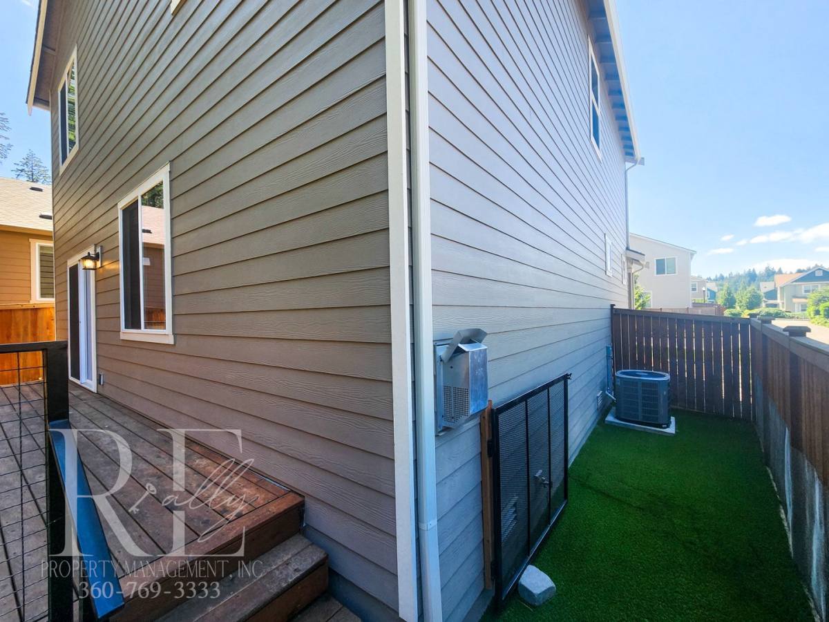 House for rent at 4796 Deadwood St, Bremerton, WA 98312