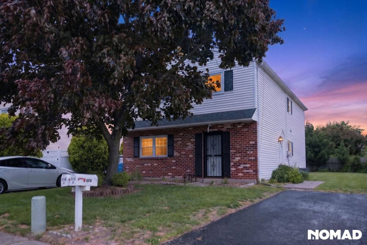 Townhouse for rent at 516 Corinthian Ave #B, Essington, PA 19029