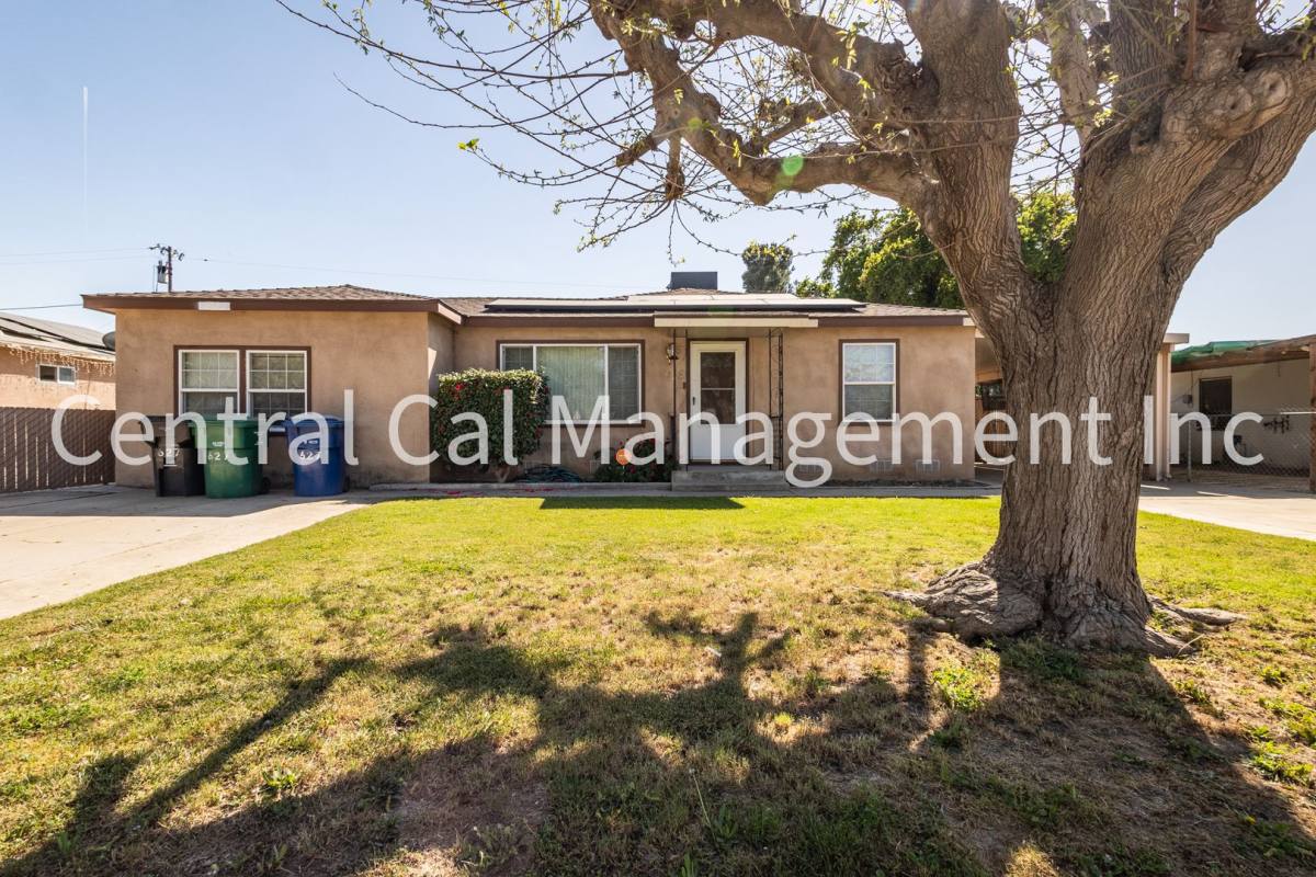 House for rent at 627 Hood Dr, Bakersfield, CA 93308