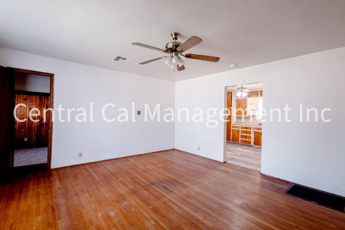 House for rent at 627 Hood Dr, Bakersfield, CA 93308