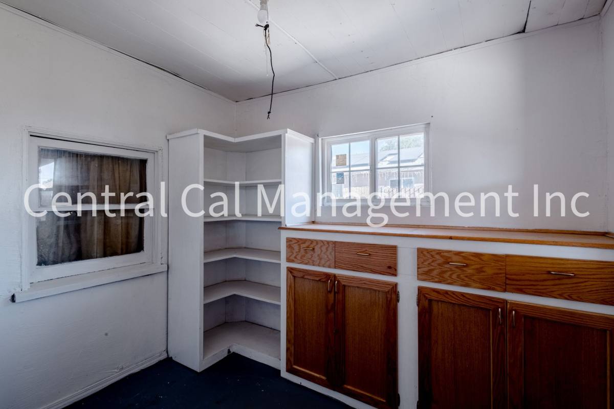 House for rent at 627 Hood Dr, Bakersfield, CA 93308