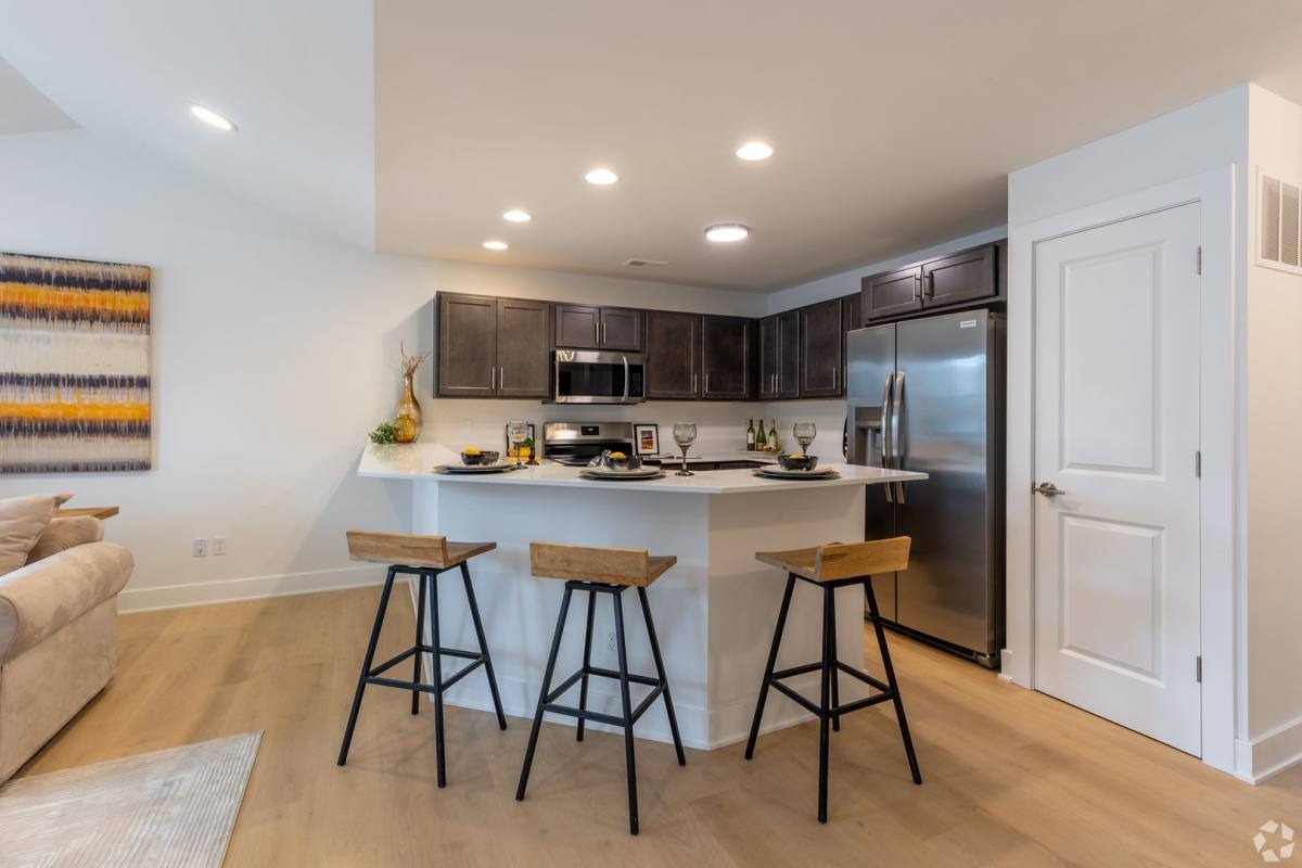Apartment for rent at 32968 Antrim Dr, New Baltimore, MI 48047