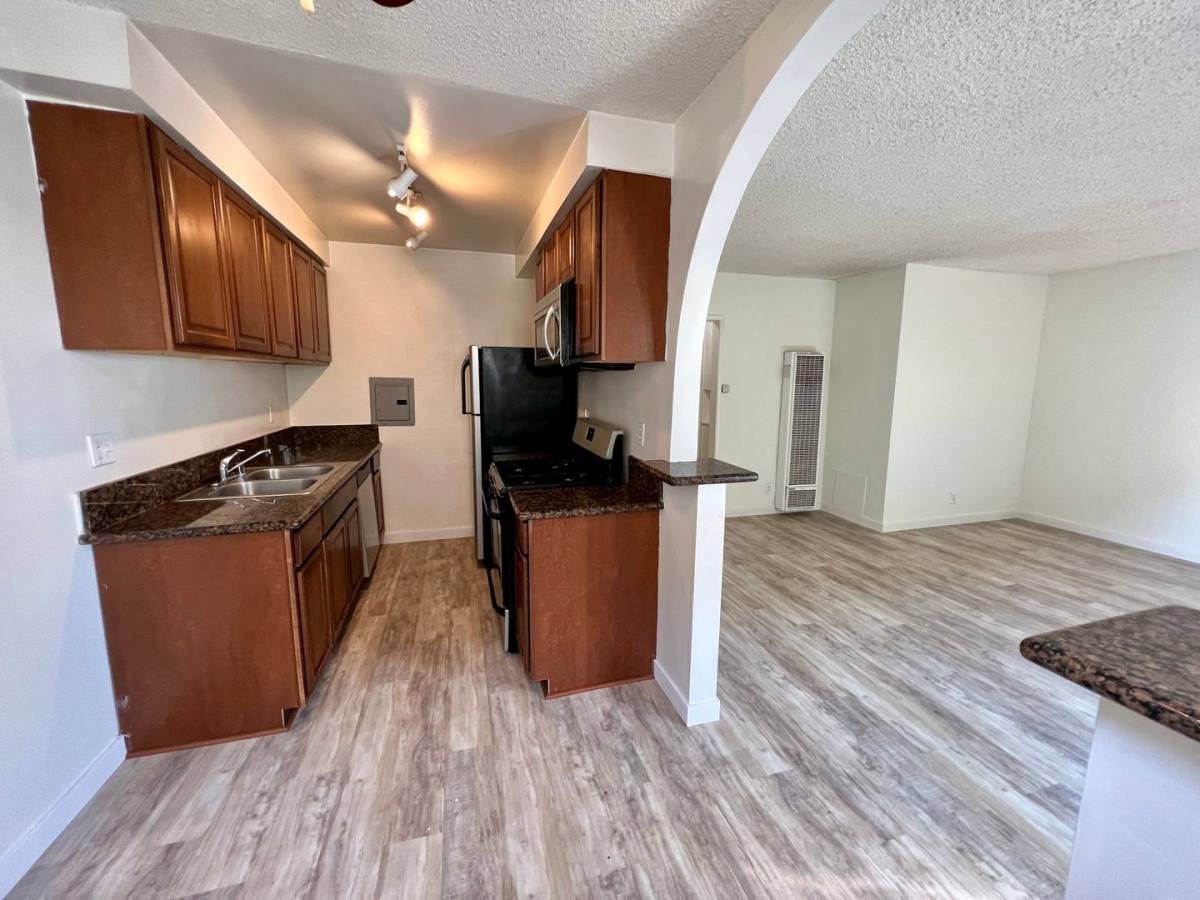 Apartment for rent at 12236 Pacific Ave, Los Angeles, CA 90066