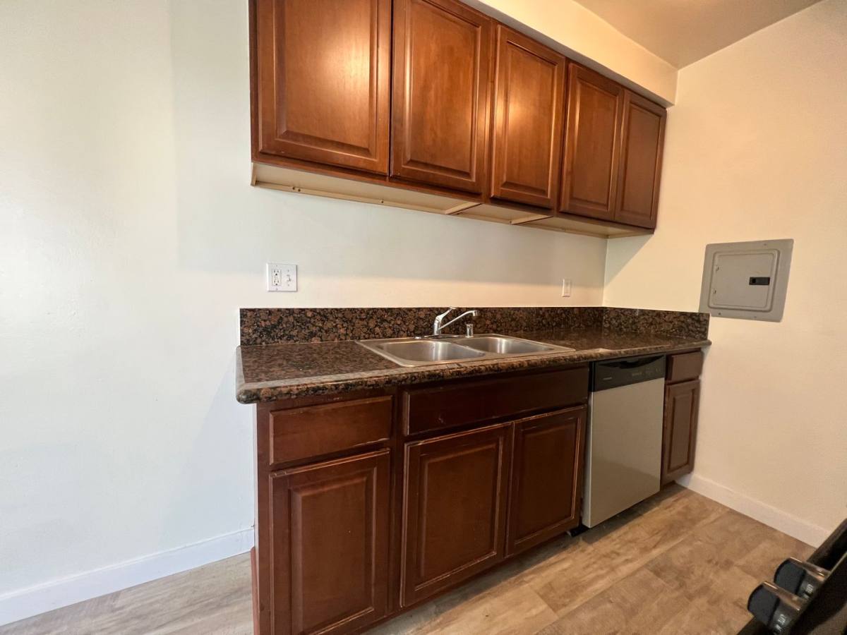 Apartment for rent at 12236 Pacific Ave, Los Angeles, CA 90066