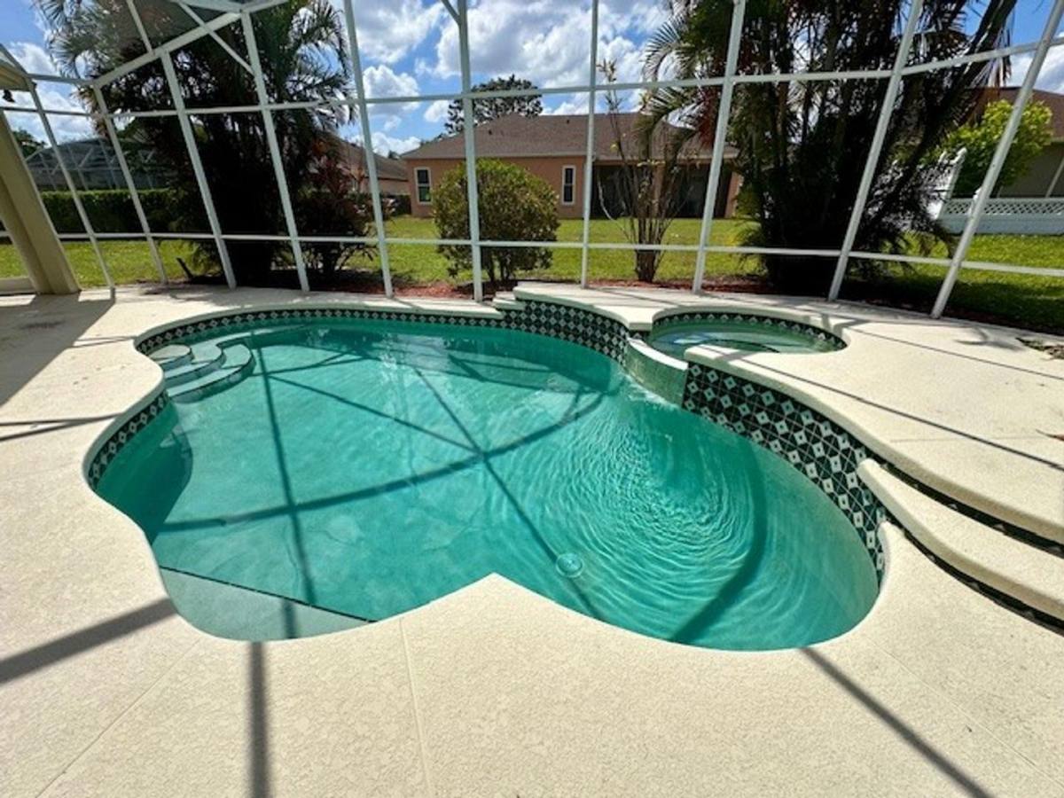 House for rent at 10274 Cove Lake Dr, Orlando, FL 32836
