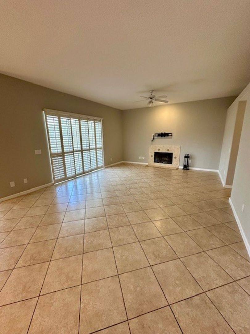 House for rent at 10274 Cove Lake Dr, Orlando, FL 32836