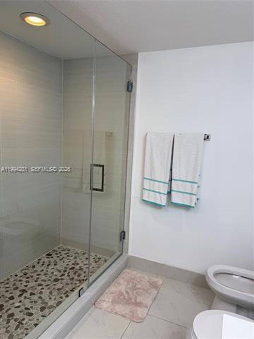 Apartment for rent at 18100 N Bay Rd, North Miami Beach, FL 33160