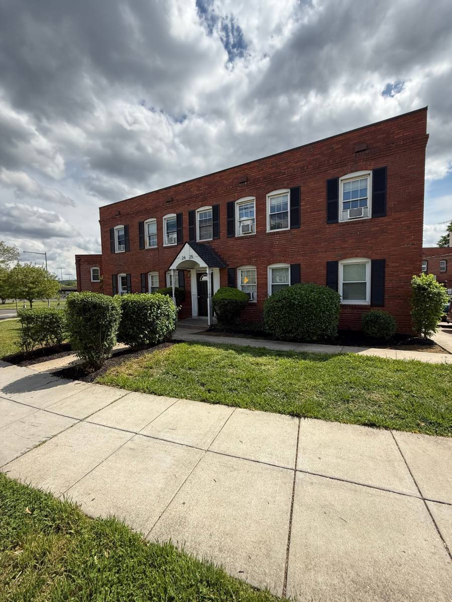 Apartment for rent at 2425 E St NE #3, Washington, DC 20002