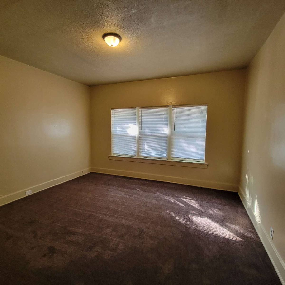 House for rent at 722 Lincoln St, Indianapolis, IN 46203