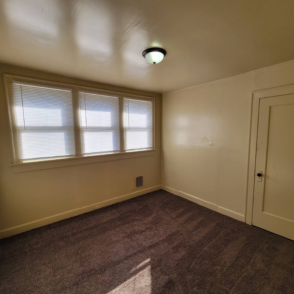 House for rent at 722 Lincoln St, Indianapolis, IN 46203