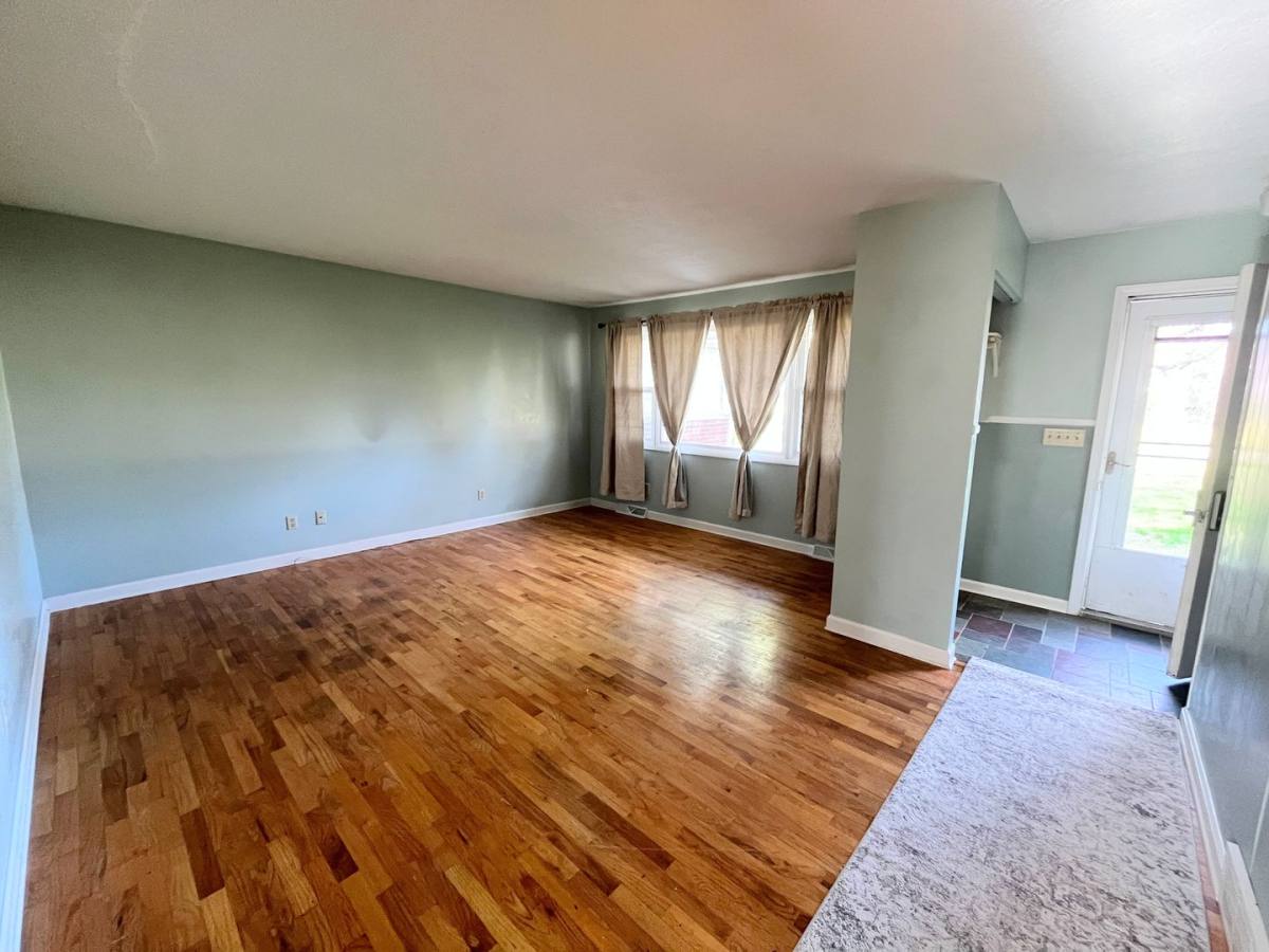 House for rent at 4059 Woodland Lane, Saint Joseph, MI 49085