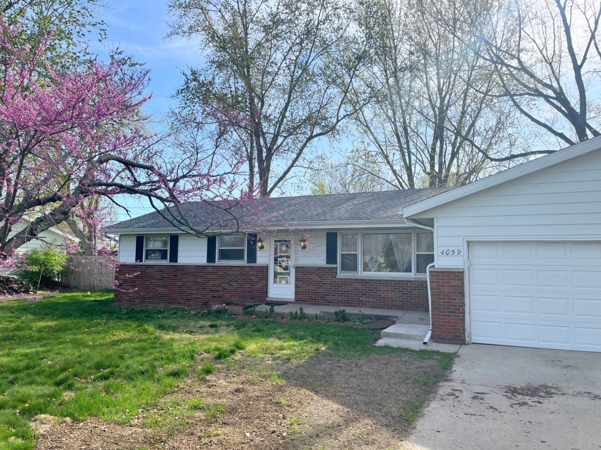 House for rent at 4059 Woodland Lane, Saint Joseph, MI 49085