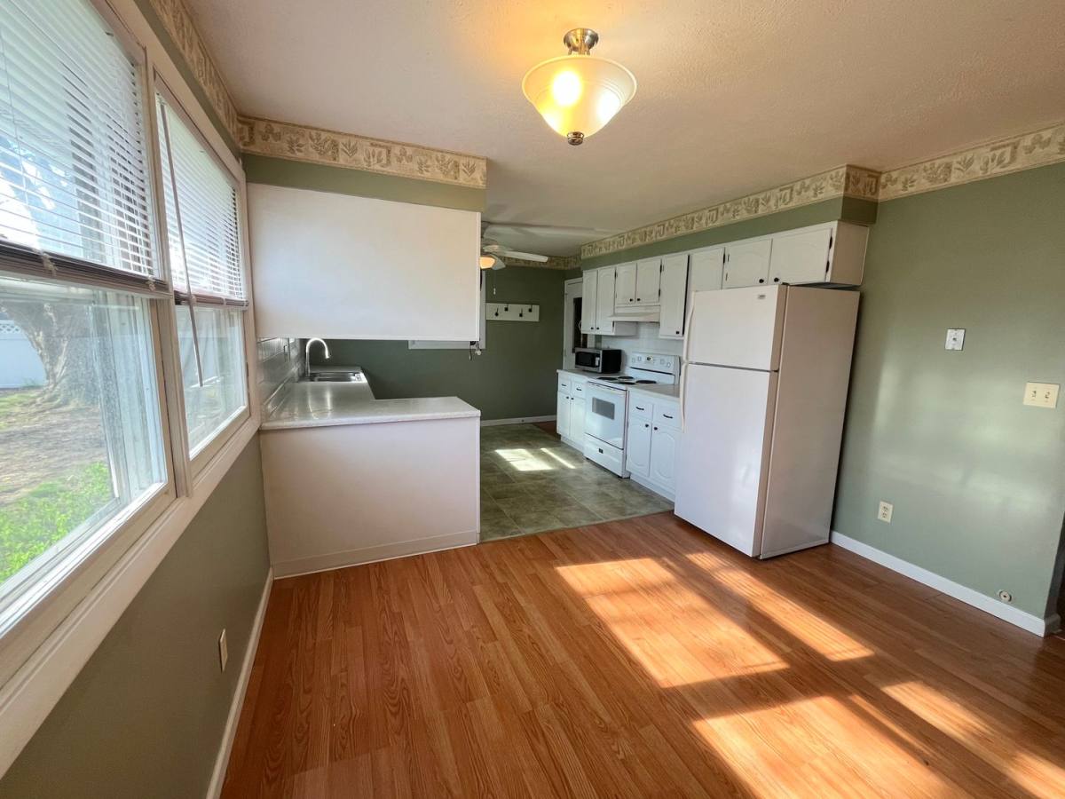 House for rent at 4059 Woodland Lane, Saint Joseph, MI 49085