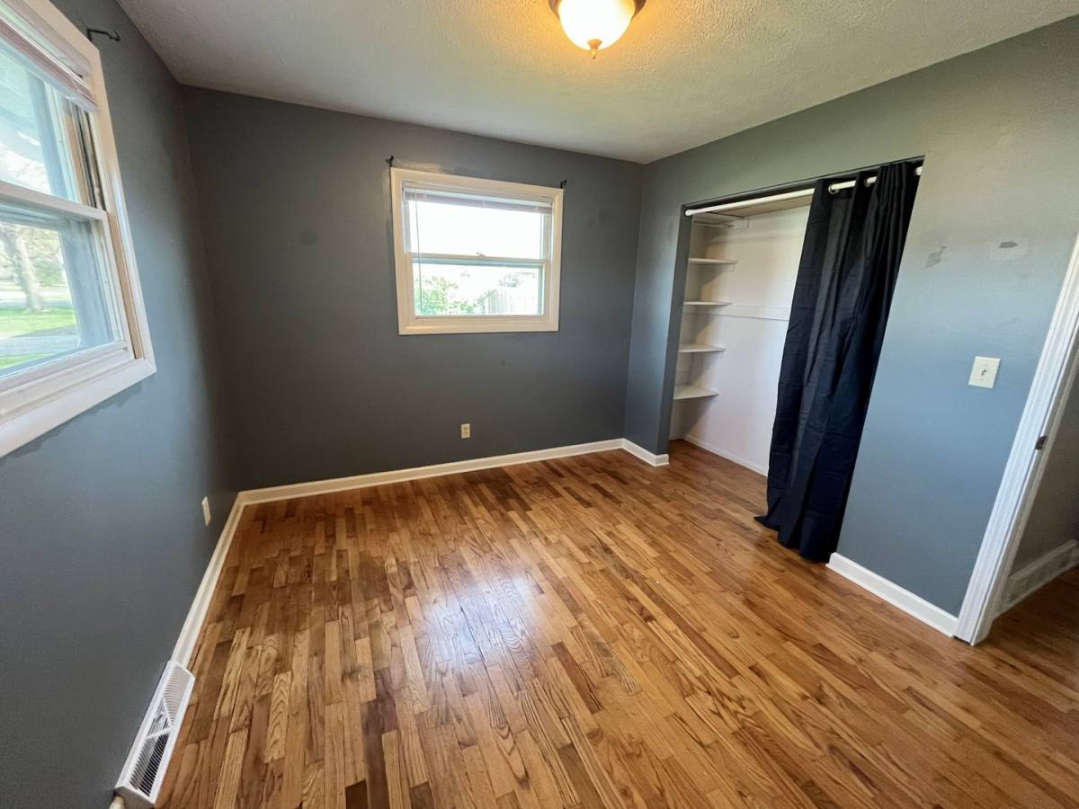 House for rent at 4059 Woodland Lane, Saint Joseph, MI 49085