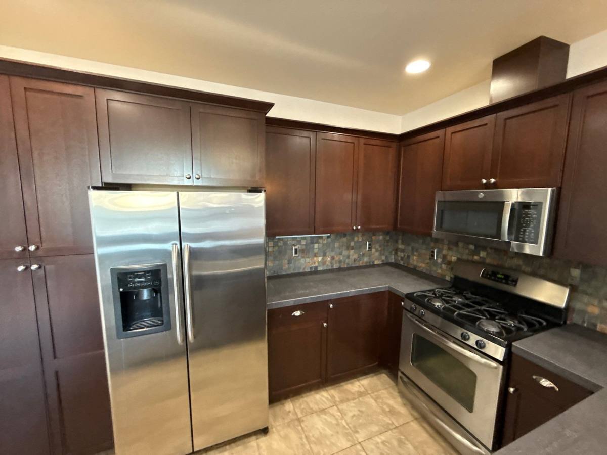 Apartment for rent at 160 Liberty St NE, Salem, OR 97301