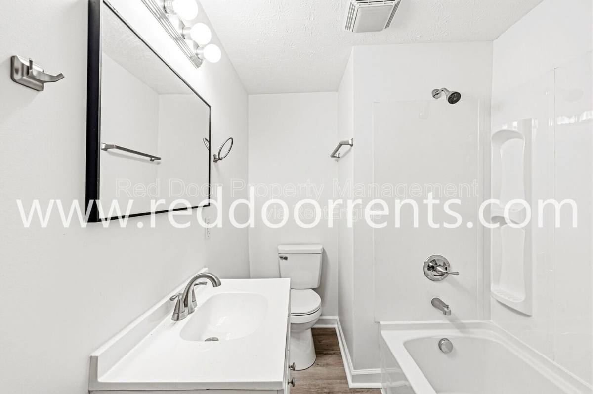 Apartment for rent at 389 N Main St #B, Martinsville, IN 46151