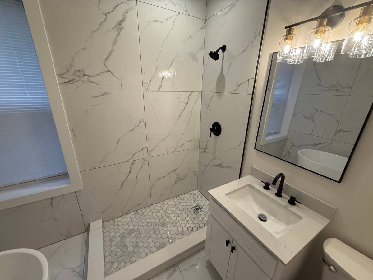 Apartment for rent at 5232 W Montana St #2, Chicago, IL 60639